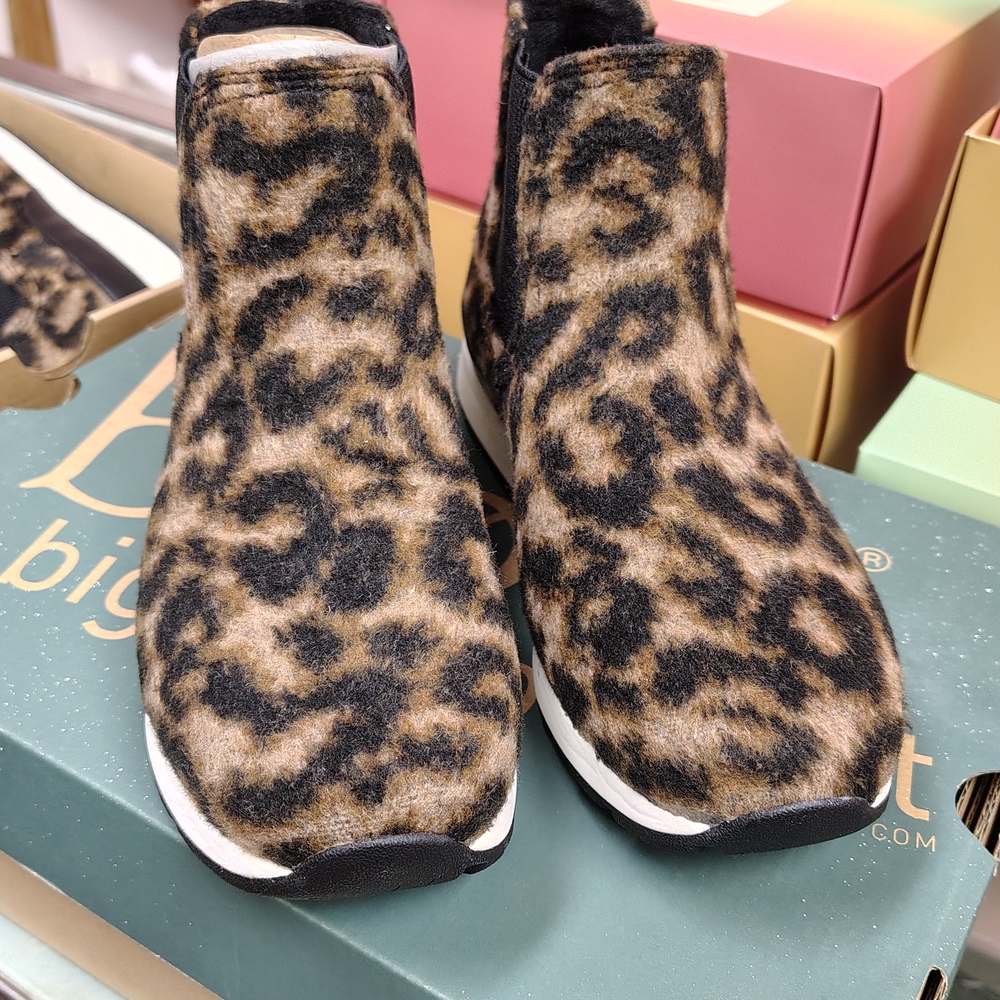 BOC Women's Leopard Print Slip-On Sneakers